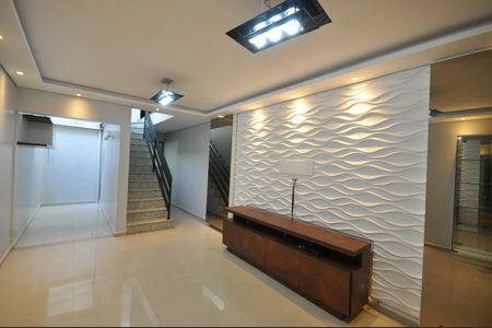 Sala de casa à venda com 3 quartos, 120m² em Vila Pedra Branca, São Paulo