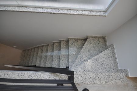 Casa à venda com 120m², 3 quartos e 2 vagasEscada