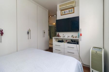 Apartamento à venda com 144m², 3 quartos e 3 vagasSuíte 1