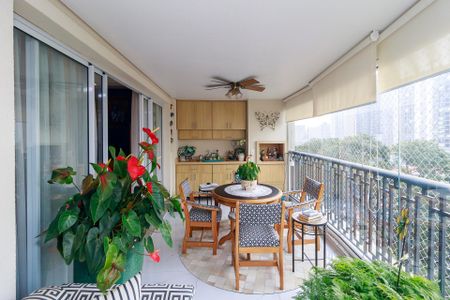 Apartamento à venda com 144m², 3 quartos e 3 vagasSala - Varanda