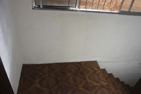 Casa para alugar com 90m², 3 quartos e sem vagaCorredor e escadas