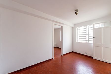 Casa para alugar com 147m², 2 quartos e 1 vagaApartamento terreo - Comodo 01