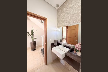 Casa de condomínio à venda com 340m², 3 quartos e 4 vagasLavabo