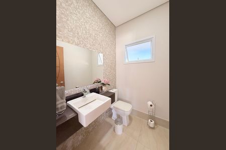 Casa de condomínio à venda com 340m², 3 quartos e 4 vagasLavabo
