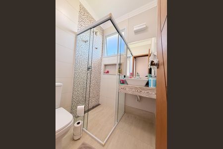 Casa de condomínio à venda com 340m², 3 quartos e 4 vagasBanheiro da Suíte 3
