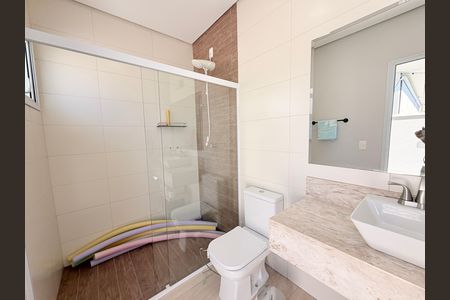Casa de condomínio à venda com 340m², 3 quartos e 4 vagasBanheiro Externo