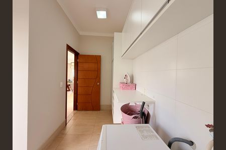Casa de condomínio à venda com 340m², 3 quartos e 4 vagasÁrea de Serviço