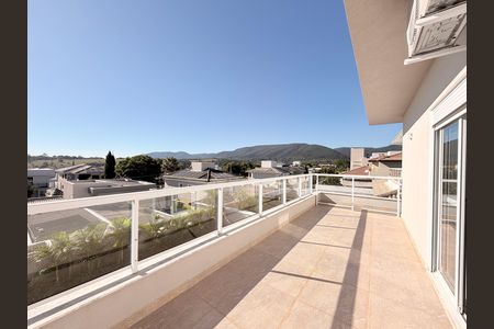 Casa de condomínio à venda com 340m², 3 quartos e 4 vagasSuíte 2