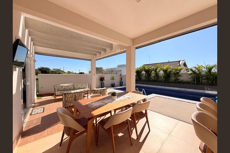Casa de condomínio à venda com 340m², 3 quartos e 4 vagasQuintal com Churrasqueira e Piscina
