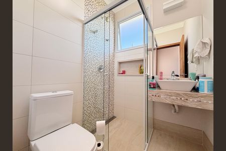 Casa de condomínio à venda com 340m², 3 quartos e 4 vagasBanheiro da Suíte 3