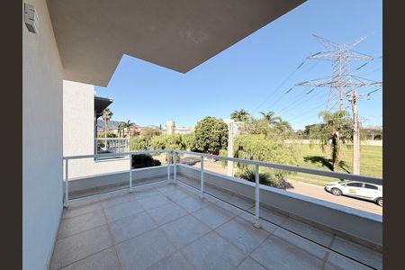 Casa de condomínio à venda com 340m², 3 quartos e 4 vagasSuíte 1