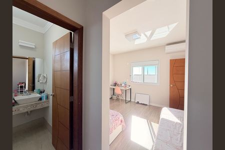 Casa de condomínio à venda com 340m², 3 quartos e 4 vagasSuíte 3