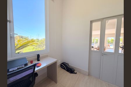 Casa de condomínio à venda com 340m², 3 quartos e 4 vagasEscritório