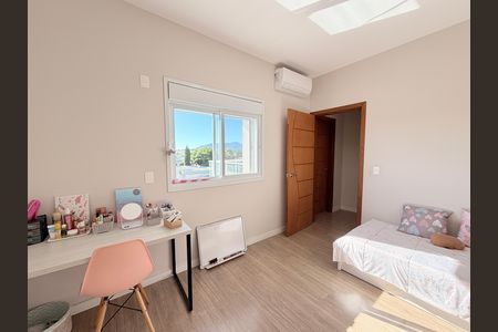 Casa de condomínio à venda com 340m², 3 quartos e 4 vagasSuíte 3
