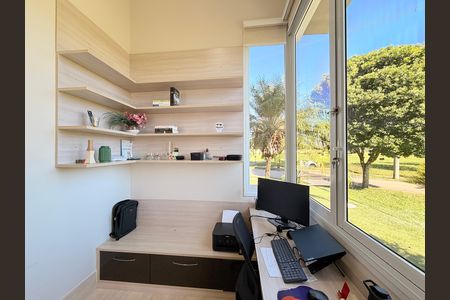 Casa de condomínio à venda com 340m², 3 quartos e 4 vagasEscritório