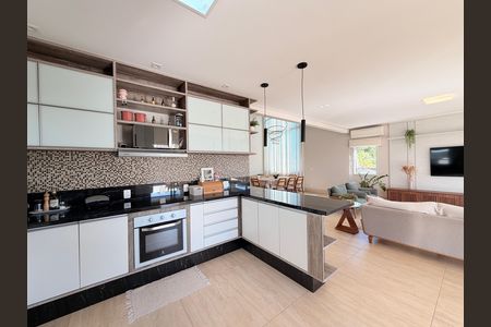 Casa de condomínio à venda com 340m², 3 quartos e 4 vagasCozinha