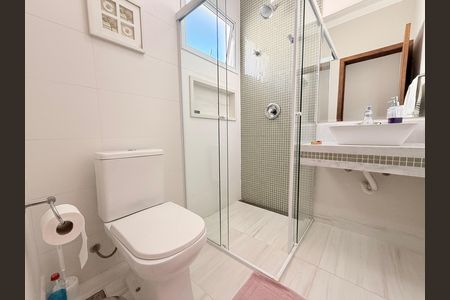 Casa de condomínio à venda com 340m², 3 quartos e 4 vagasBanheiro da Suíte 1