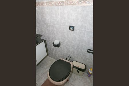 Apartamento à venda com 74m², 2 quartos e sem vaga Apartamento à venda com 74m², 2 quartos e sem vagaBanheiro