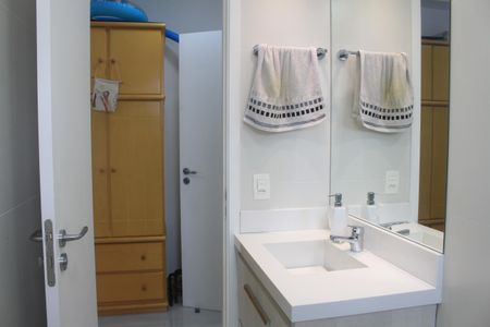 Apartamento à venda com 93m², 2 quartos e 2 vagasBanheiro da Suíte 2