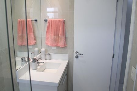 Apartamento à venda com 93m², 2 quartos e 2 vagasBanheiro da Suíte 1