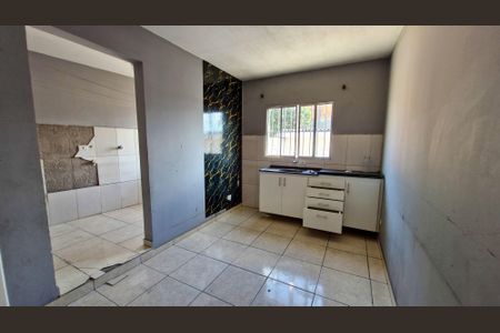 Cozinha de casa para alugar com 1 quarto, 45m² em Jardim Morais Prado, São Paulo