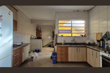 Casa à venda com 284m², 4 quartos e 4 vagas Casa à venda com 284m², 4 quartos e 4 vagasCozinha