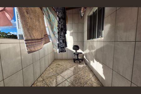Casa à venda com 284m², 4 quartos e 4 vagas Casa à venda com 284m², 4 quartos e 4 vagasVaranda