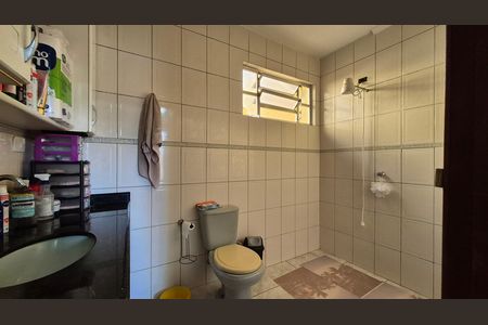Casa à venda com 284m², 4 quartos e 4 vagas Casa à venda com 284m², 4 quartos e 4 vagasBanheiro da suíte