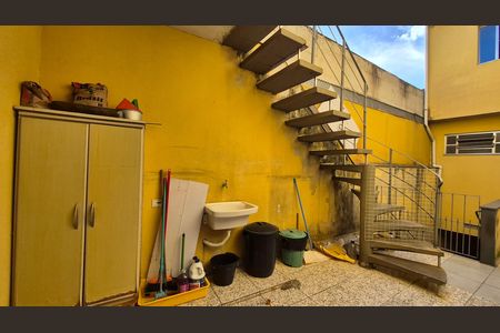 Casa à venda com 284m², 4 quartos e 4 vagas Casa à venda com 284m², 4 quartos e 4 vagasLavanderia
