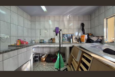 Casa à venda com 284m², 4 quartos e 4 vagas Casa à venda com 284m², 4 quartos e 4 vagasQuarto - fundos