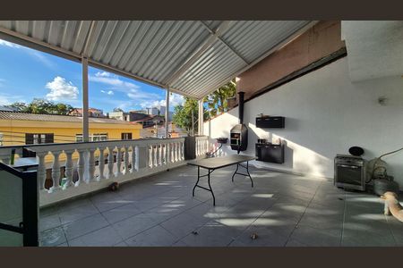 Casa à venda com 284m², 4 quartos e 4 vagas Casa à venda com 284m², 4 quartos e 4 vagasVaranda - casa 2