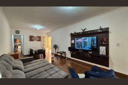 Casa à venda com 284m², 4 quartos e 4 vagas Casa à venda com 284m², 4 quartos e 4 vagasSala