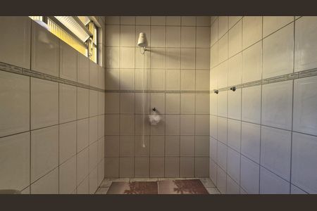 Casa à venda com 284m², 4 quartos e 4 vagas Casa à venda com 284m², 4 quartos e 4 vagasBanheiro da suíte