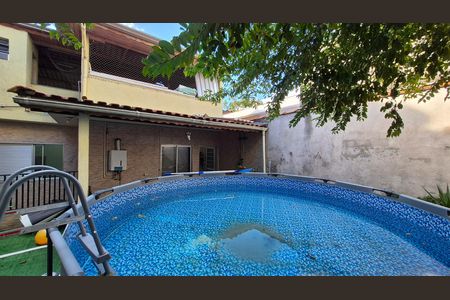 Casa à venda com 284m², 4 quartos e 4 vagas Casa à venda com 284m², 4 quartos e 4 vagasÁrea externa - casa 2