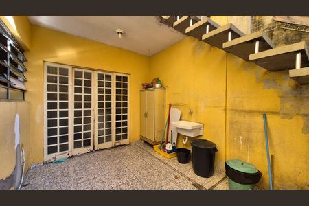 Casa à venda com 284m², 4 quartos e 4 vagas Casa à venda com 284m², 4 quartos e 4 vagasLavanderia