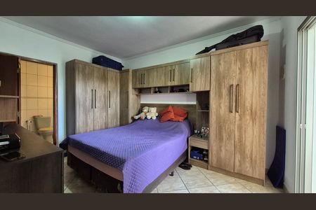 Casa à venda com 284m², 4 quartos e 4 vagas Casa à venda com 284m², 4 quartos e 4 vagasSuíte