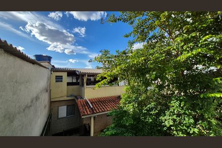 Casa à venda com 284m², 4 quartos e 4 vagas Casa à venda com 284m², 4 quartos e 4 vagasVista