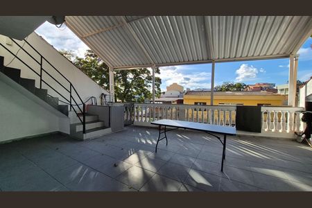 Casa à venda com 284m², 4 quartos e 4 vagas Casa à venda com 284m², 4 quartos e 4 vagasVaranda - casa 2