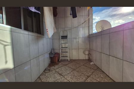 Casa à venda com 284m², 4 quartos e 4 vagas Casa à venda com 284m², 4 quartos e 4 vagasVaranda