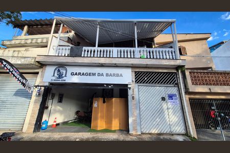 Casa à venda com 284m², 4 quartos e 4 vagas Casa à venda com 284m², 4 quartos e 4 vagasFachada