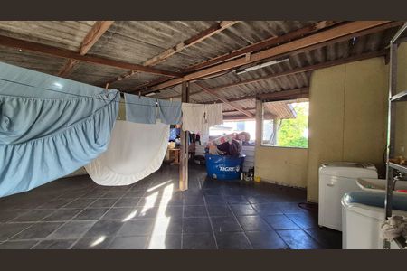 Casa à venda com 284m², 4 quartos e 4 vagas Casa à venda com 284m², 4 quartos e 4 vagasÁrea de serviço - casa 2
