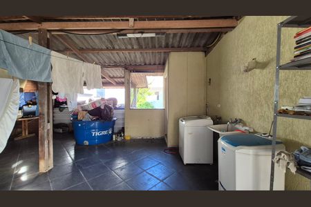 Casa à venda com 284m², 4 quartos e 4 vagas Casa à venda com 284m², 4 quartos e 4 vagasÁrea de serviço - casa 2