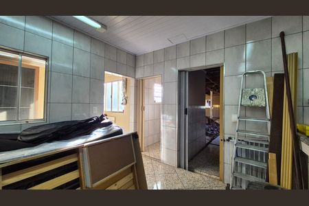 Casa à venda com 284m², 4 quartos e 4 vagas Casa à venda com 284m², 4 quartos e 4 vagasQuarto - fundos