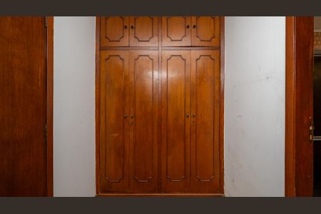 Casa à venda com 322m², 4 quartos e 5 vagasSuíte 2