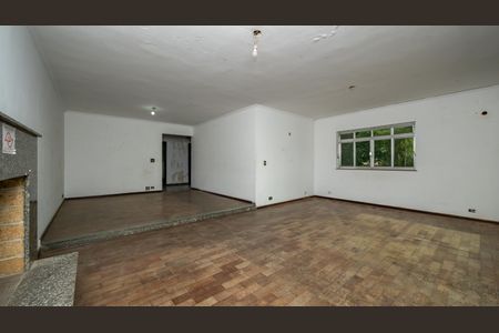 Sala de estar de casa à venda com 4 quartos, 322m² em Vila Alexandria, São Paulo