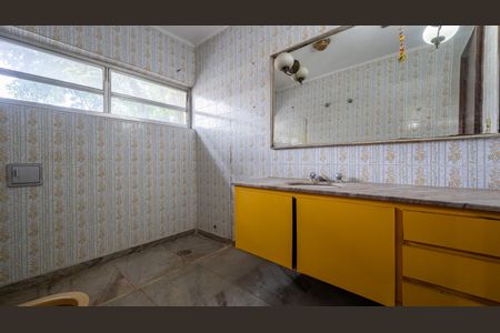 Casa à venda com 322m², 4 quartos e 5 vagasBanheiro