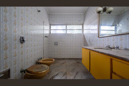 Casa à venda com 322m², 4 quartos e 5 vagasBanheiro