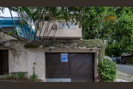 Casa à venda com 322m², 4 quartos e 5 vagasFachada