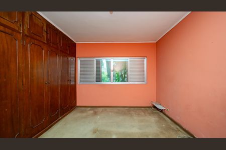 Casa à venda com 322m², 4 quartos e 5 vagasQuarto 2