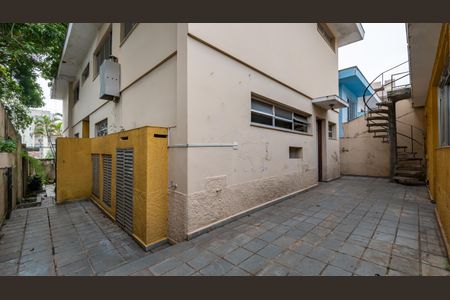 Casa à venda com 322m², 4 quartos e 5 vagasQuintal